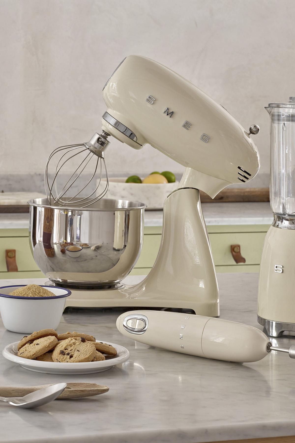 Smeg 50's Style Retro 4.8 Litre Krem Stand Mikser SMF03CREU