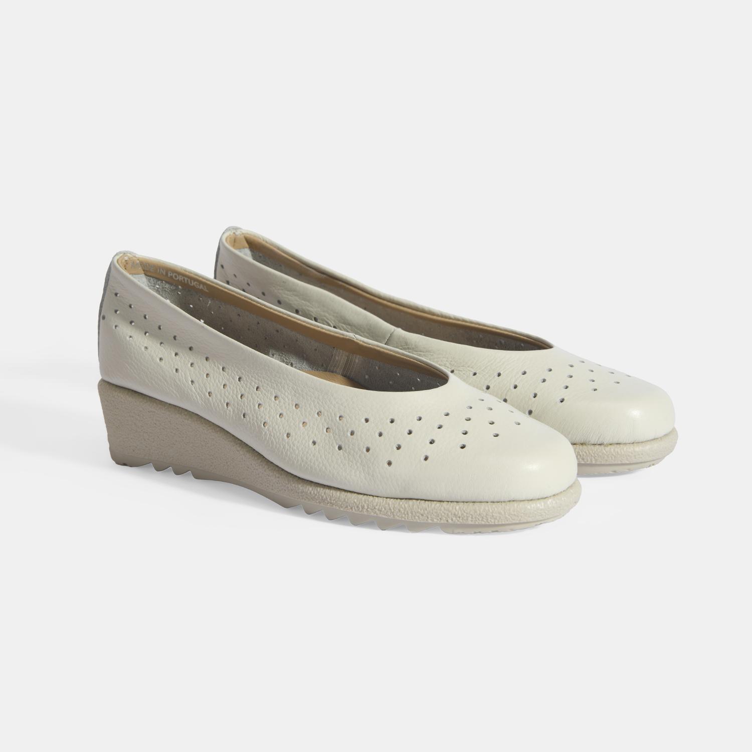 Kadın Beyaz Perforeli DesaComfort Günlük Ayakkabı