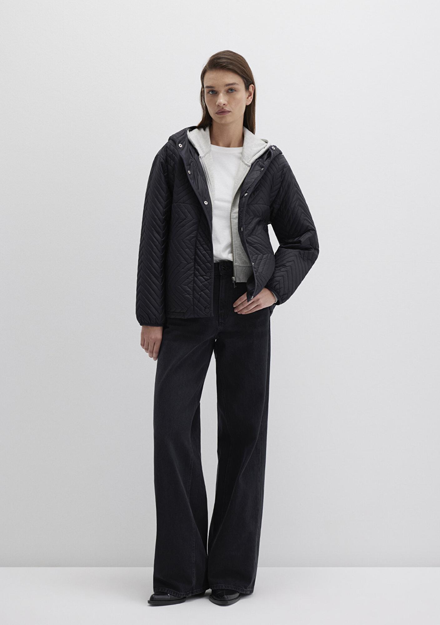 Mavi Kapüşonlu Kapitone Siyah Ceket Loose Fit / Bol Rahat Kesim 1110460-900