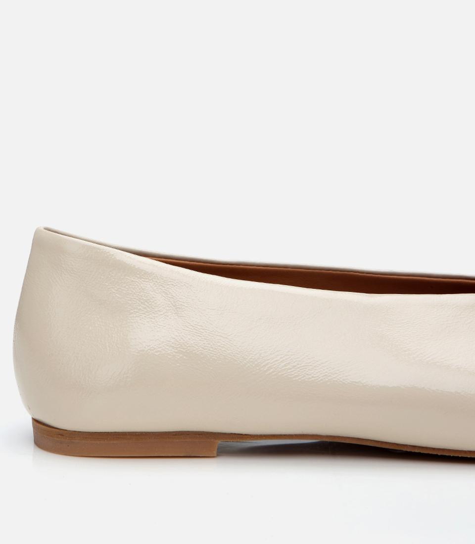 Kadın Rugan Deri Bej Babet