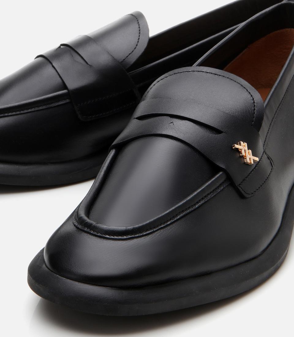 Kadın Deri Siyah Esnek Tabanlı Klasik Loafer