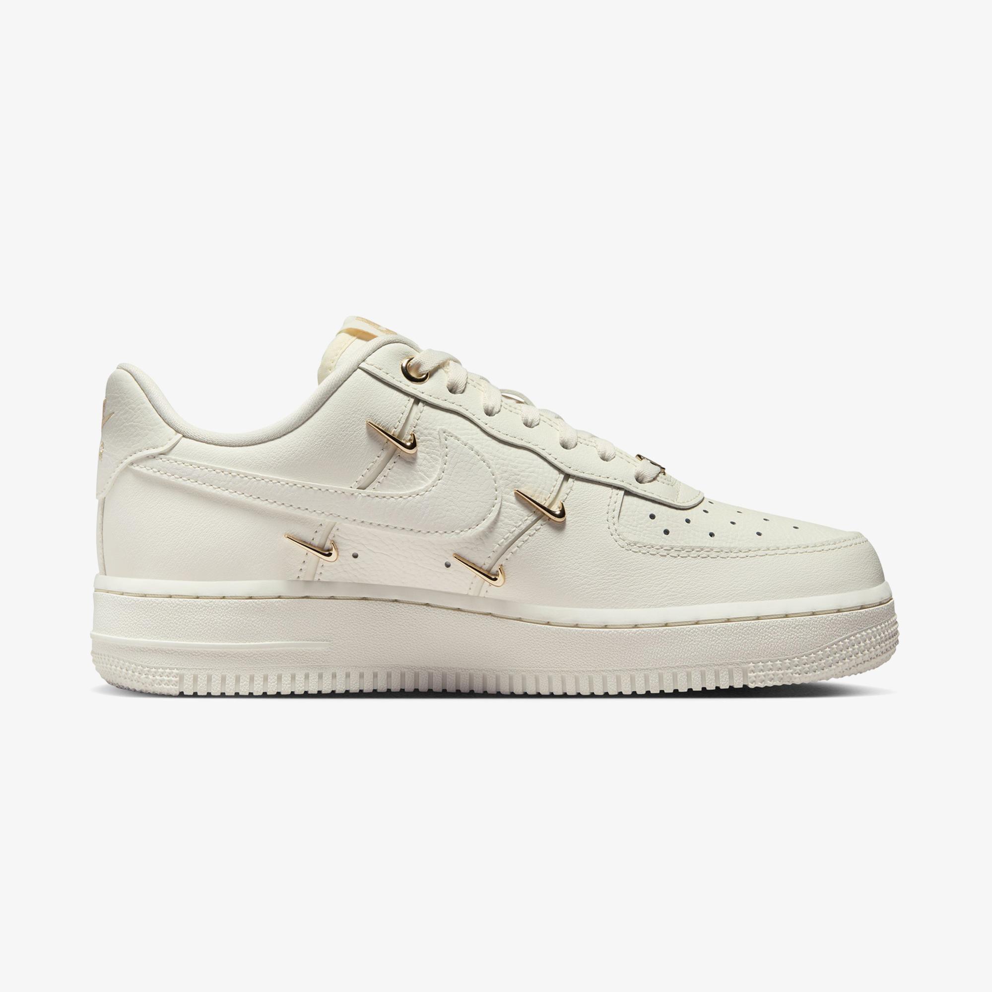 Nike Air Force 1 '07 LX Kadın Krem Rengi Spor Ayakkabı