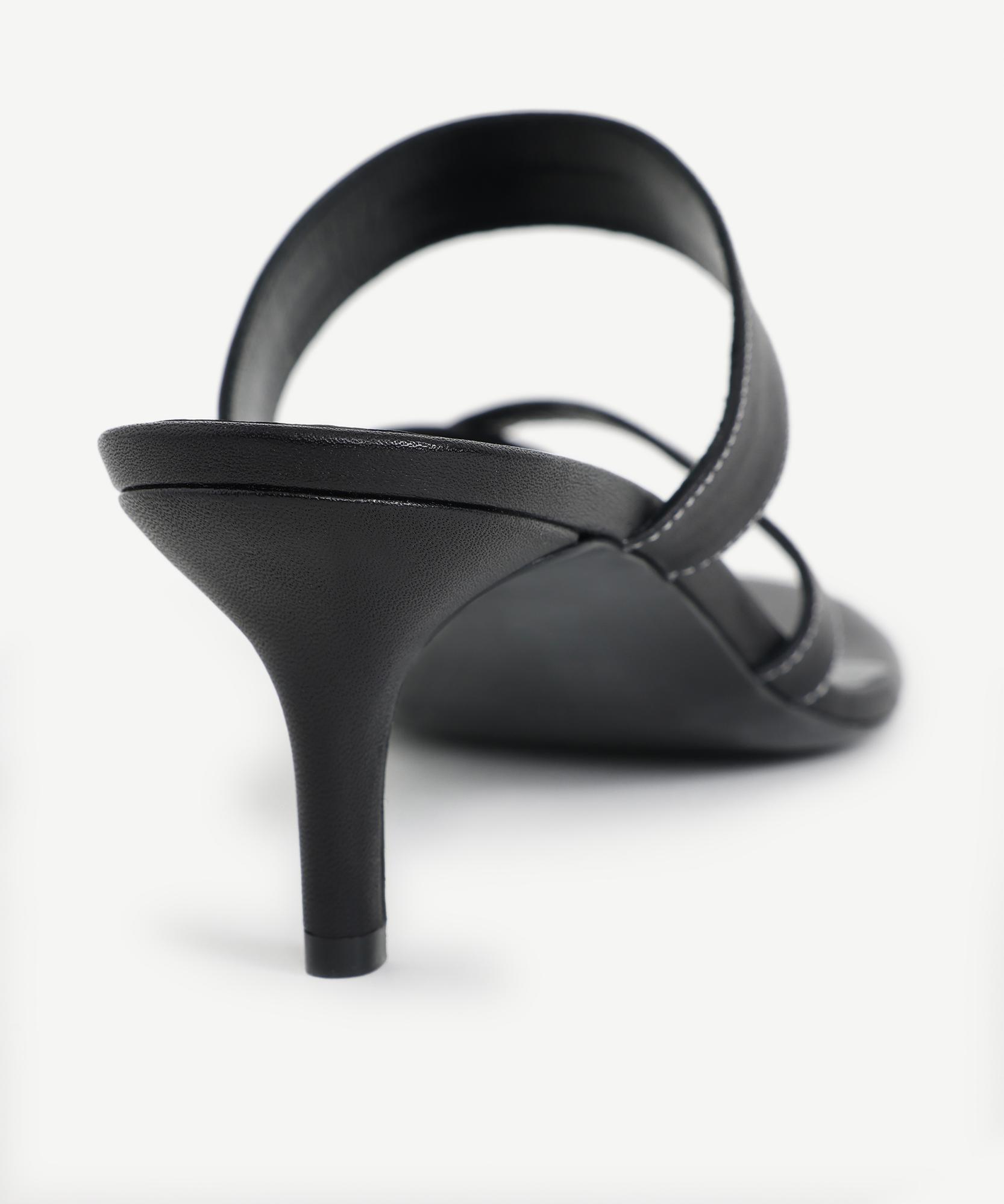 YARGICI Parmak Arası Deri Topuklu Terlik