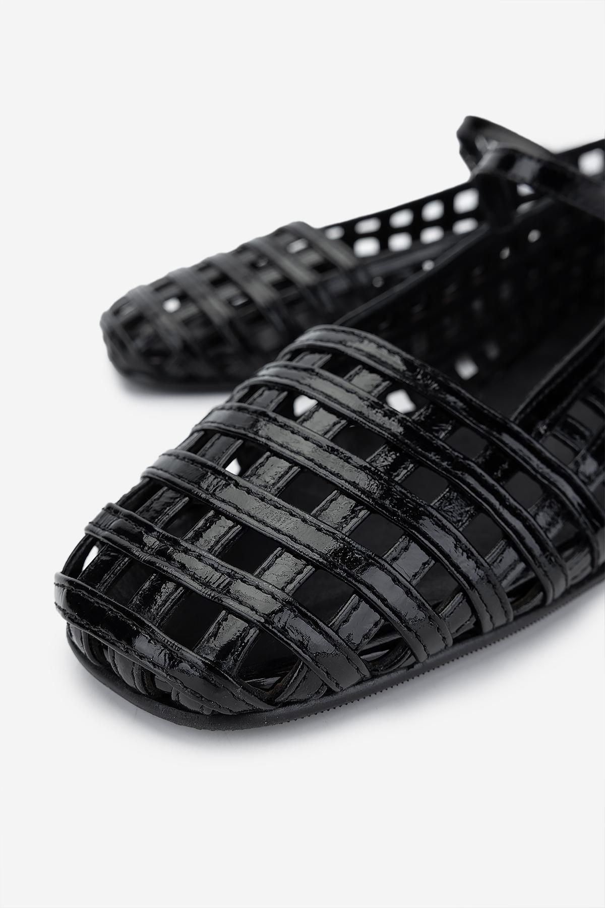 Valmenti Kadın Hakiki Deri Siyah Rugan Babet Ayakkabı