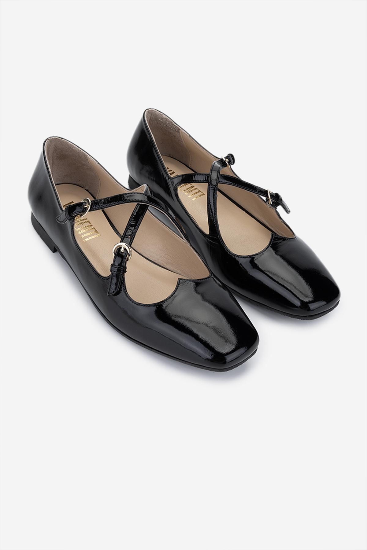 Valmenti Kadın Hakiki Deri Siyah Rugan Babet Ayakkabı