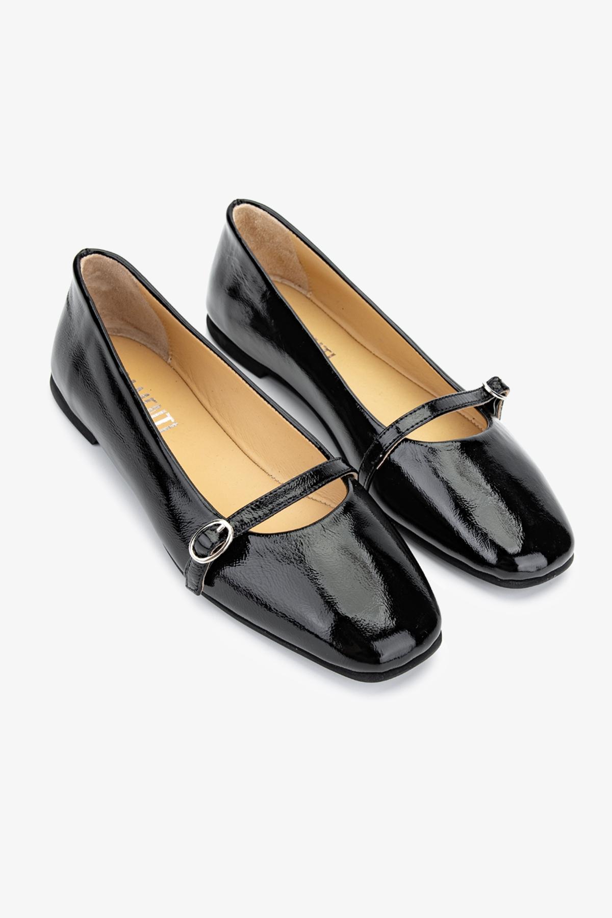 Valmenti Kadın Hakiki Deri Siyah Kırışık Rugan Babet Ayakkabı