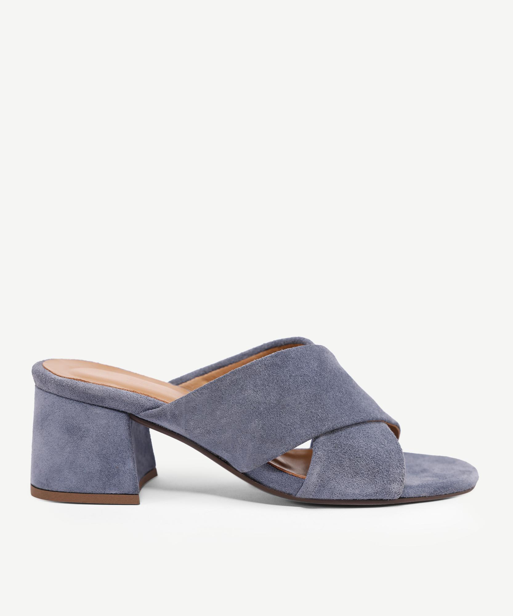 YARGICI Yumuşak Tabanlı Çapraz Deri Topuklu Terlik