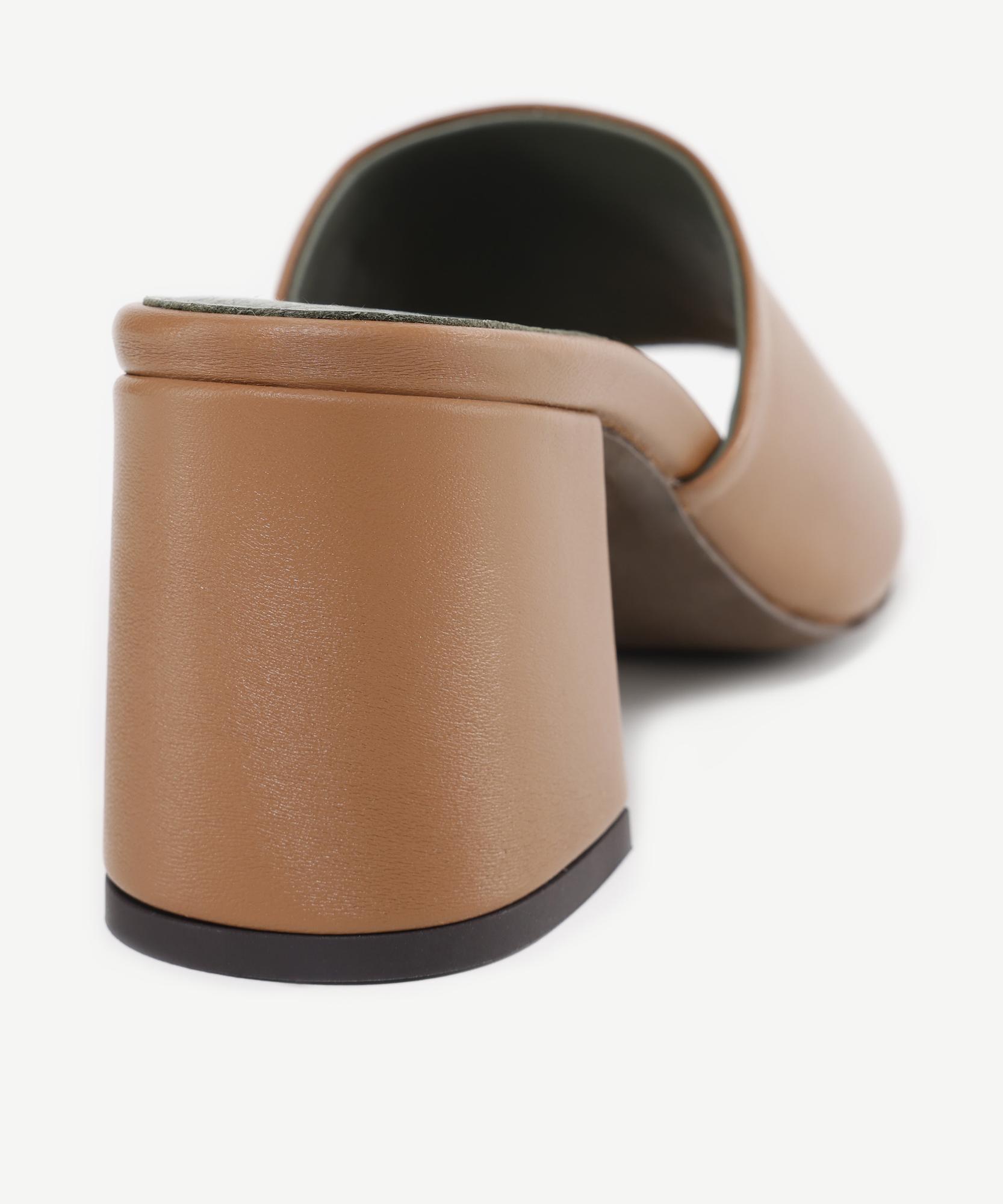 YARGICI Yumuşak Deri Topuklu Terlik