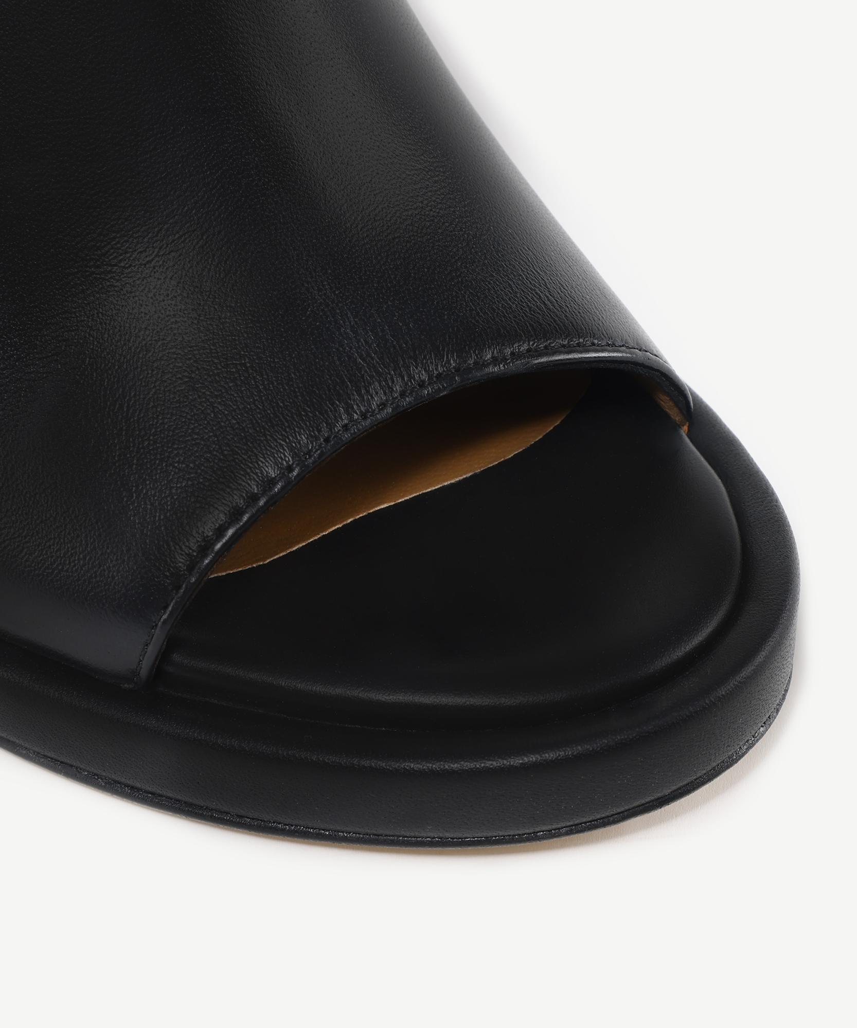 YARGICI Topuk Detaylı Deri Terlik