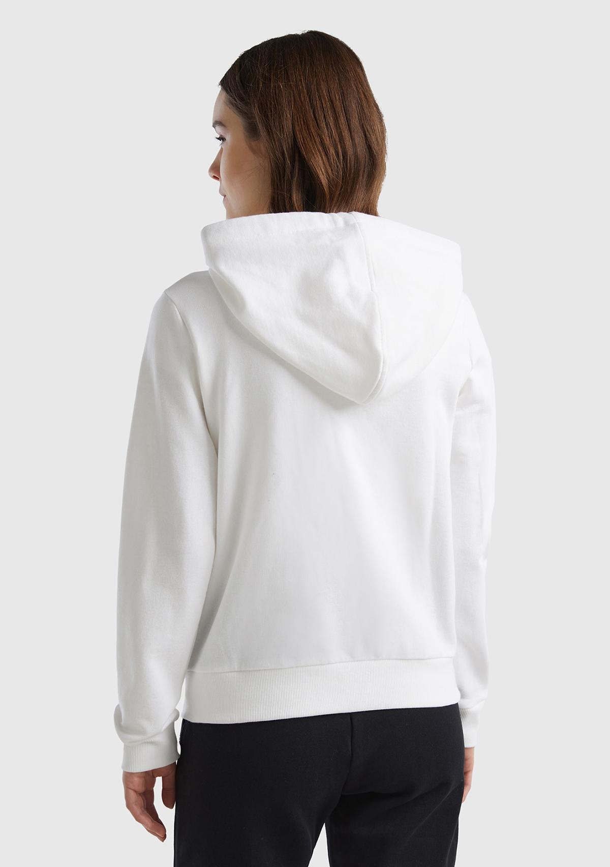 Kadın Beyaz %100 Koton Fermuarlı Kapüşonlu Renkli Biyeli Sweatshirt