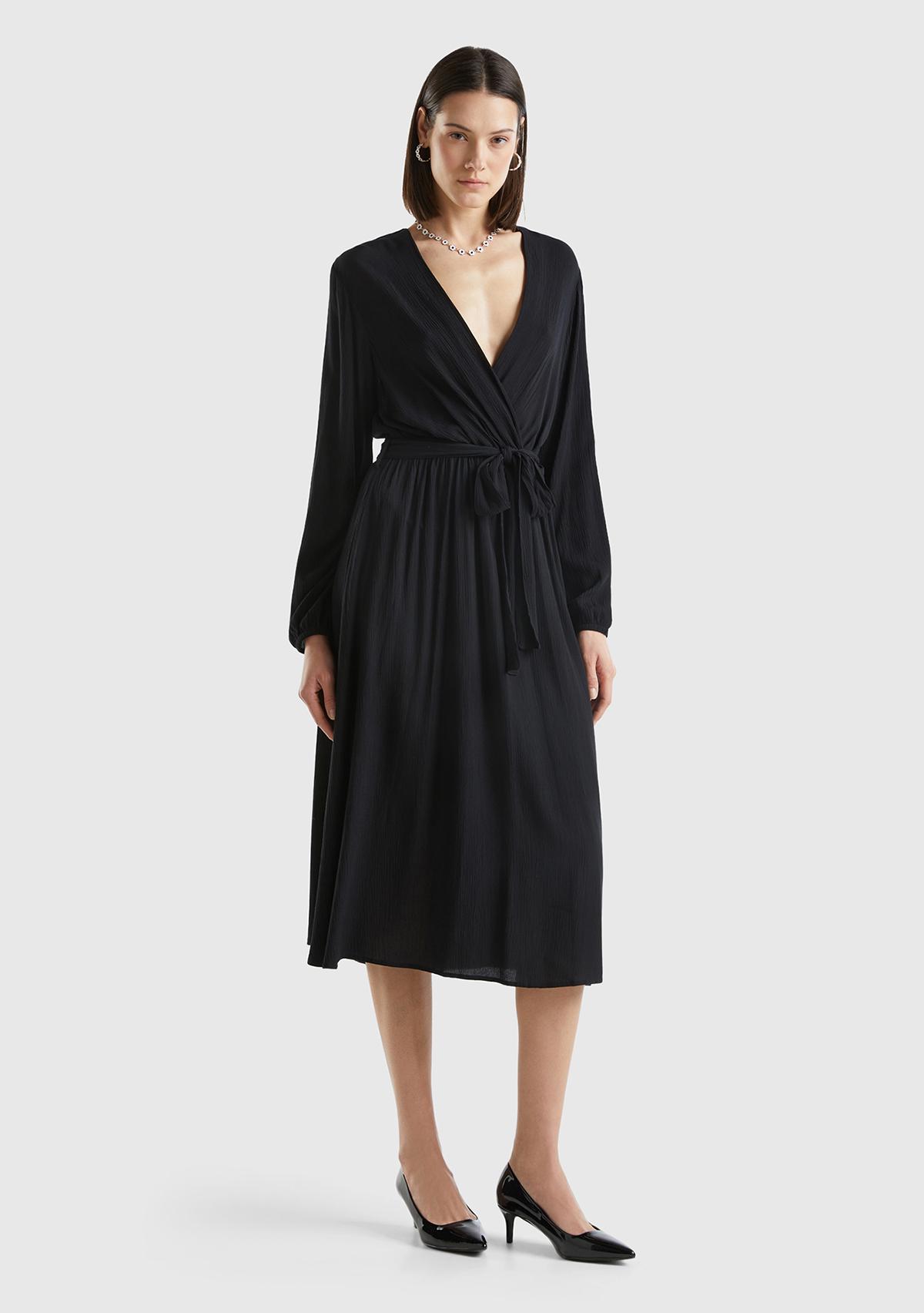 Kadın Siyah %100 Viskoz Beli Kuşaklı Uzun Kollu Kruvaze Elbise