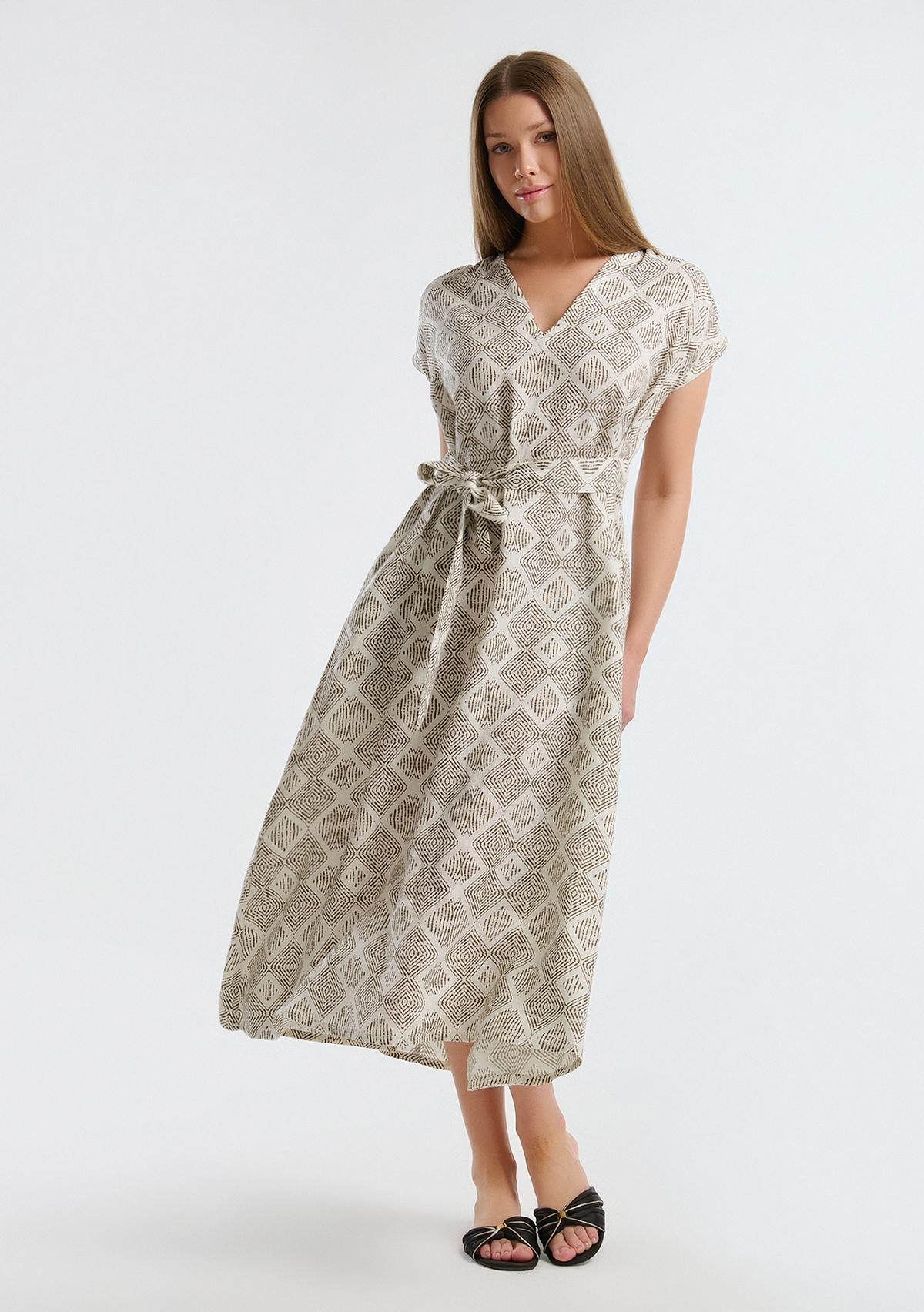 Kadın Beyaz Mix %100 Keten Desenli V Yaka Cepli Uzun Elbise