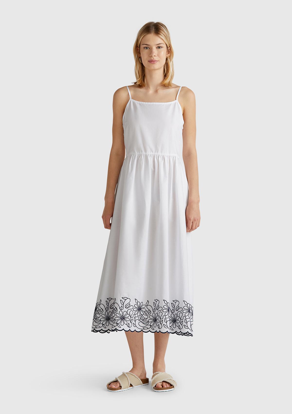 Kadın Beyaz %100 Koton Askılı Etek Ucu İşlemeli Midi Boy Elbise