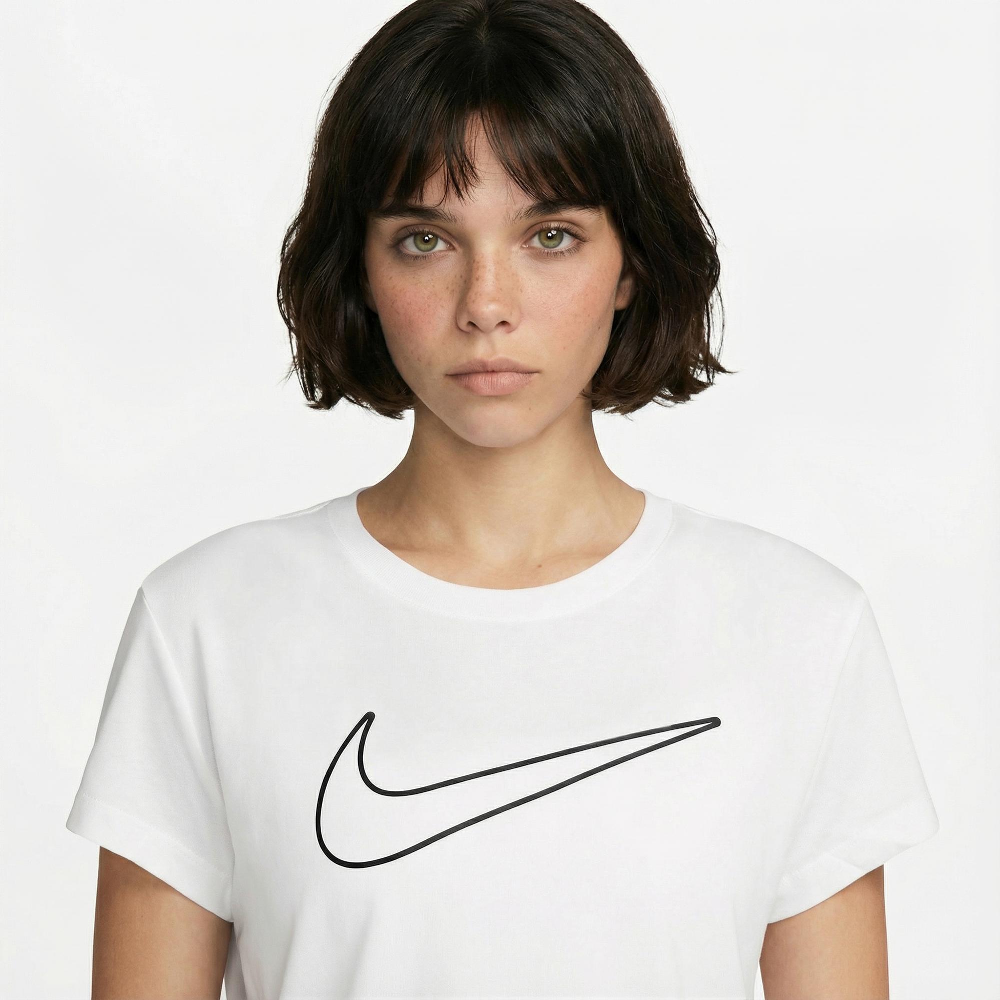 Nike Sportswear Club Kadın Beyaz T-Shirt