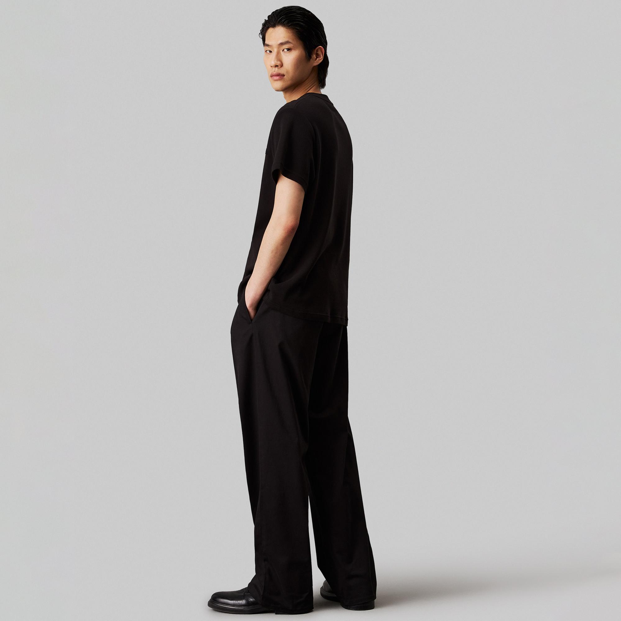 Calvin Klein Embossed Logo Erkek Siyah T-Shirt