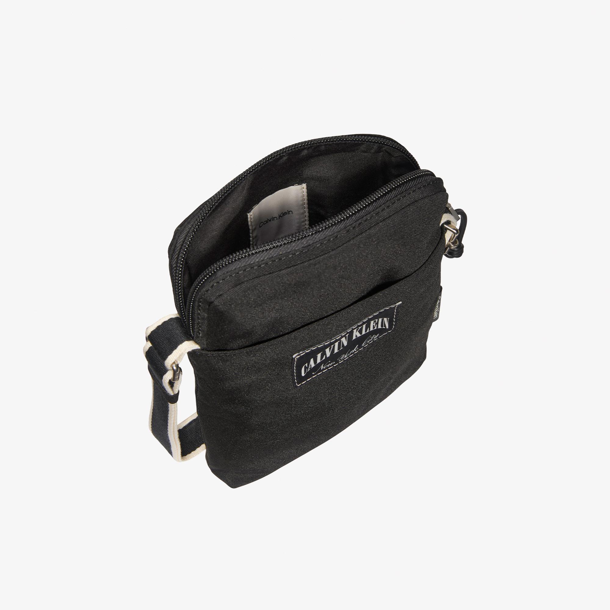 Calvin Klein Graphic Capsule Reporter Erkek Siyah Çapraz Çanta