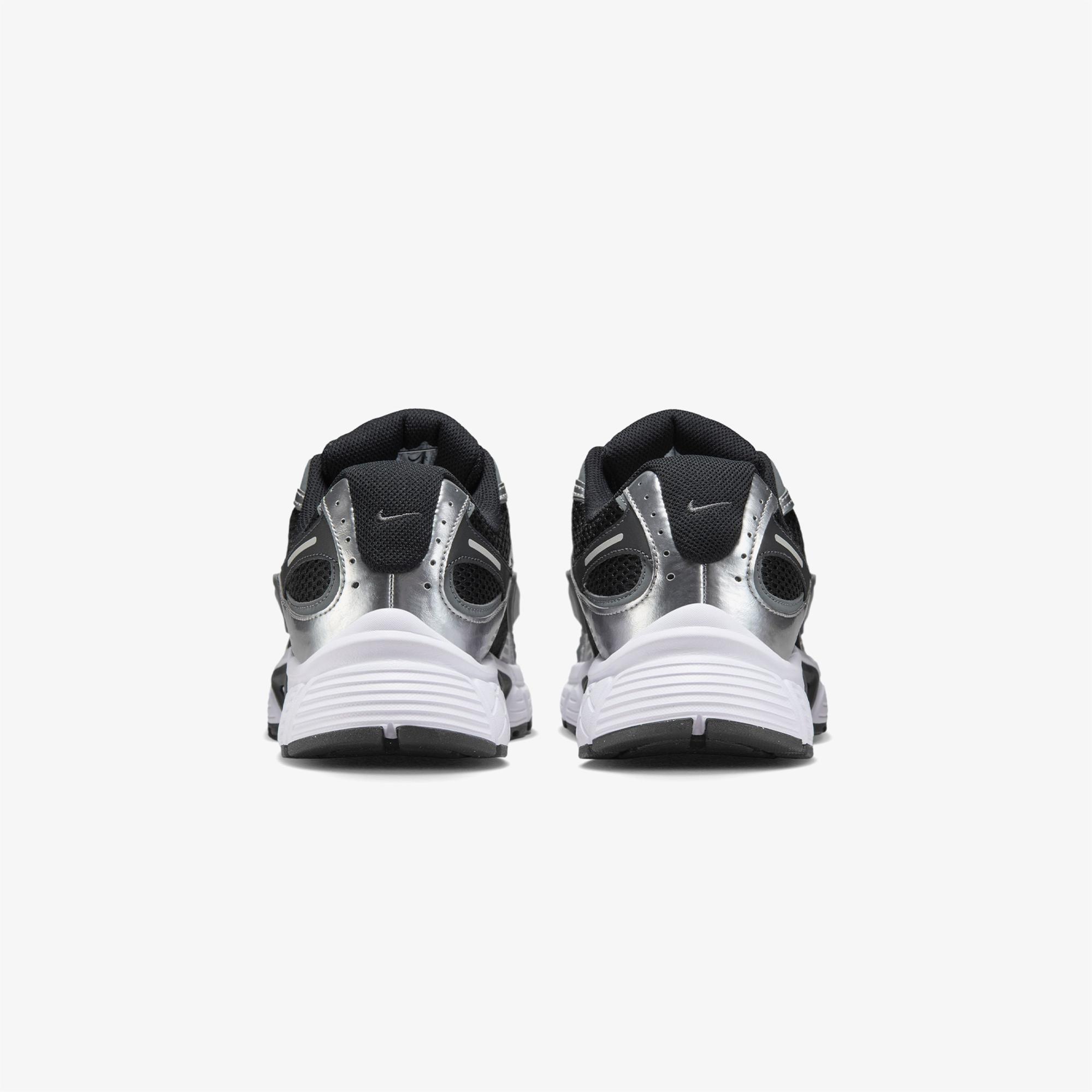 Nike V5 RNR Erkek Siyah Spor Ayakkabı