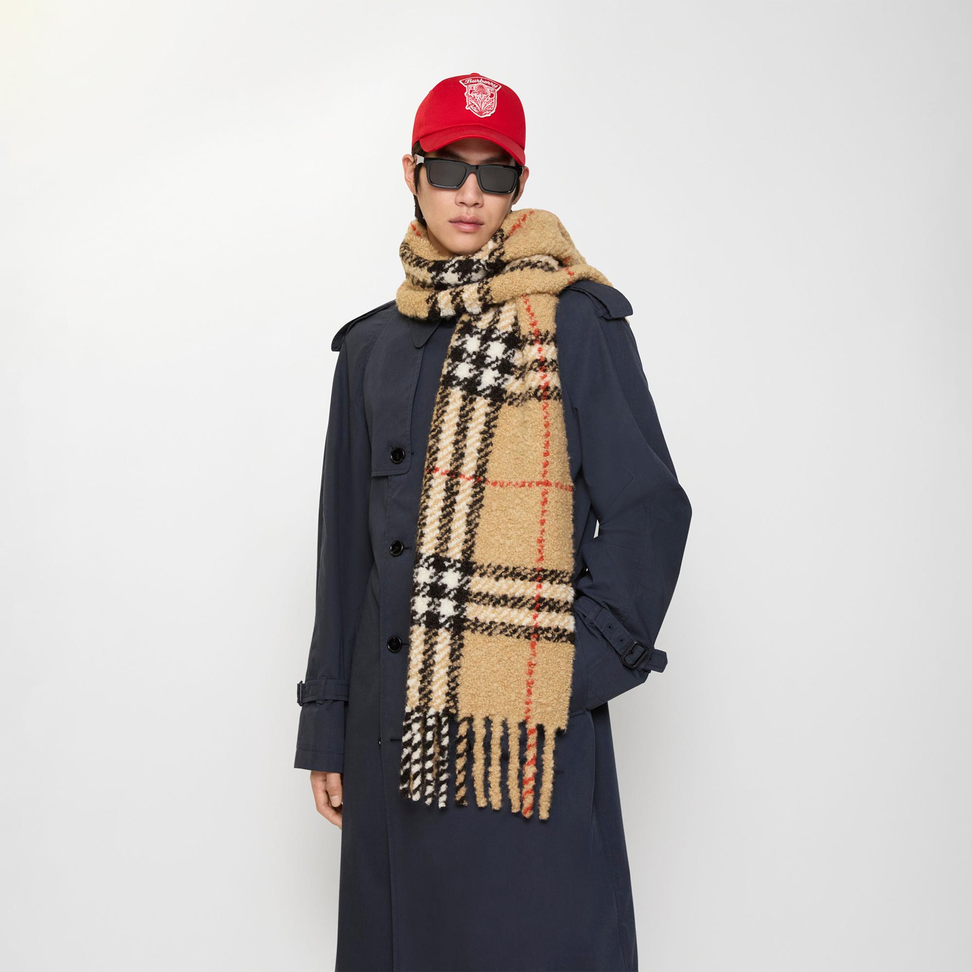 Burberry Check Boucle Kadın Bej Atkı