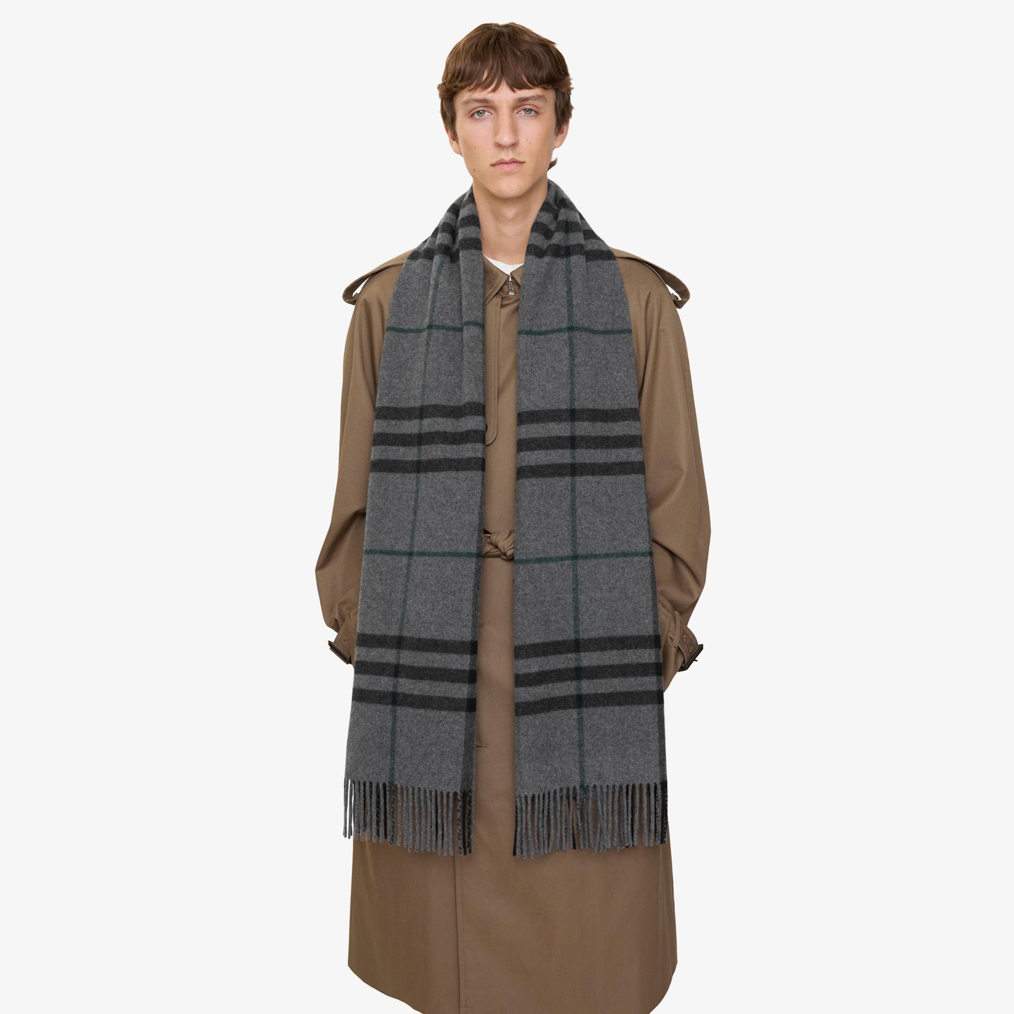 Burberry Washed Giant Kadın Gri Atkı