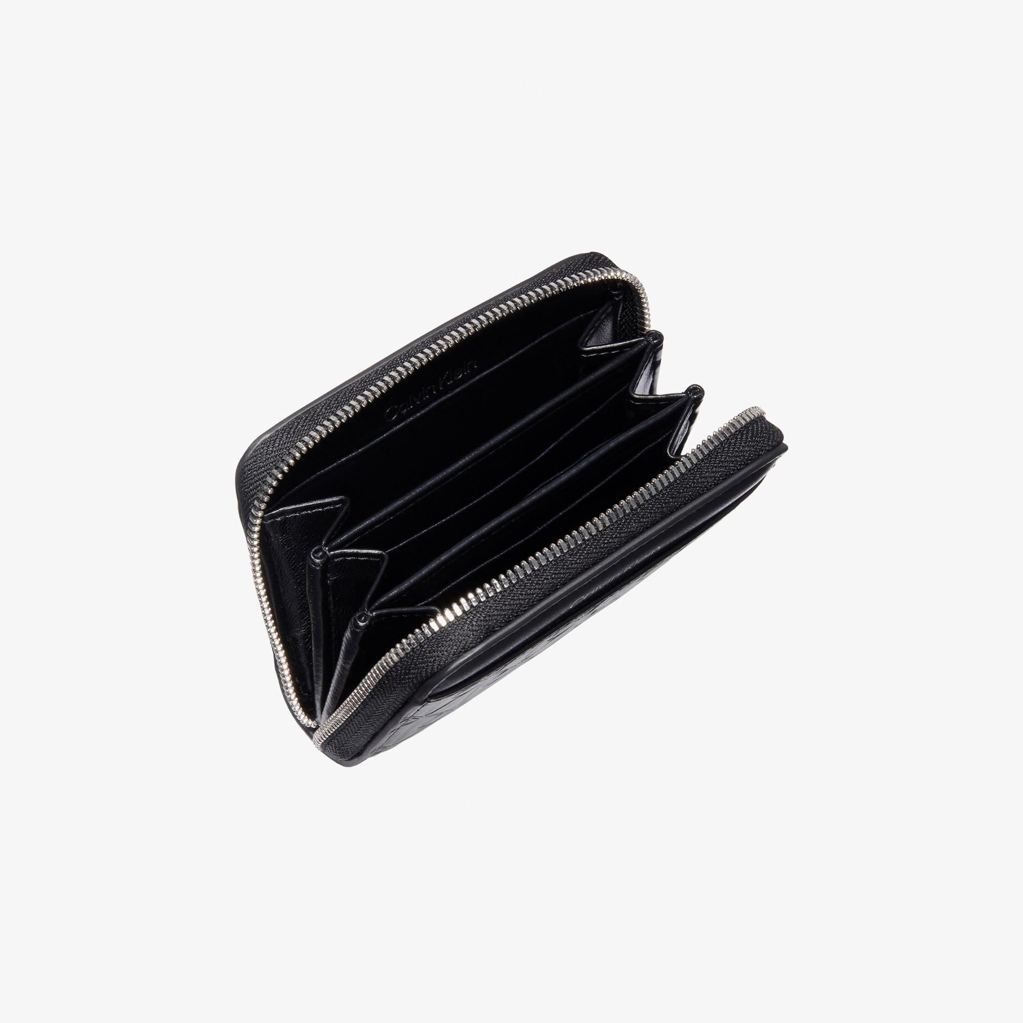 Calvin Klein Emblem Embossed Zip Around Kadın Siyah Cüzdan