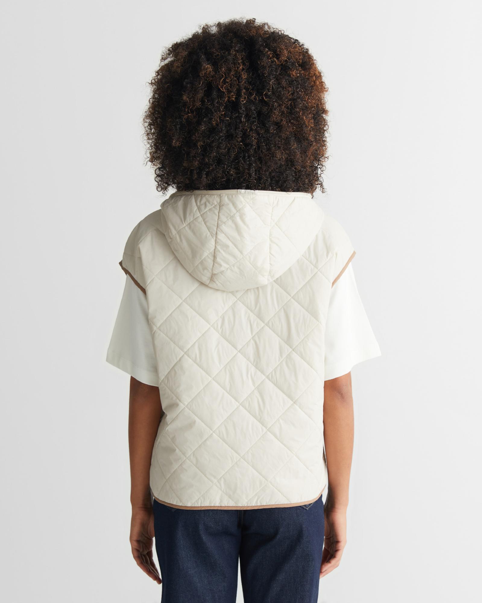 GANT Kadın Krem Kapüşonlu Logolu Yelek