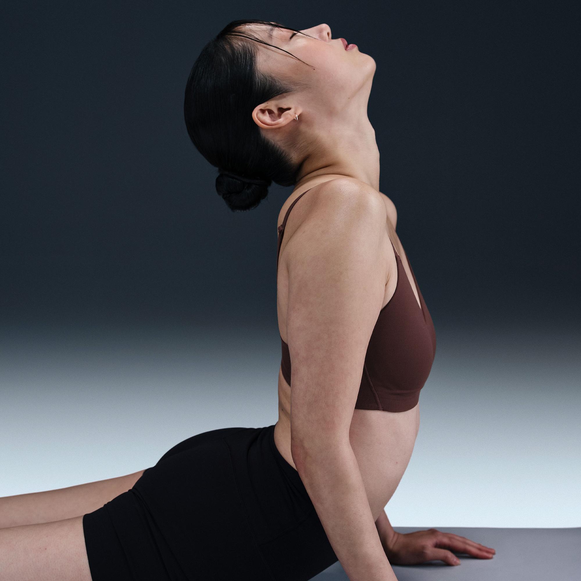 Nike Alate Minimalist Kadın Kahverengi Bra