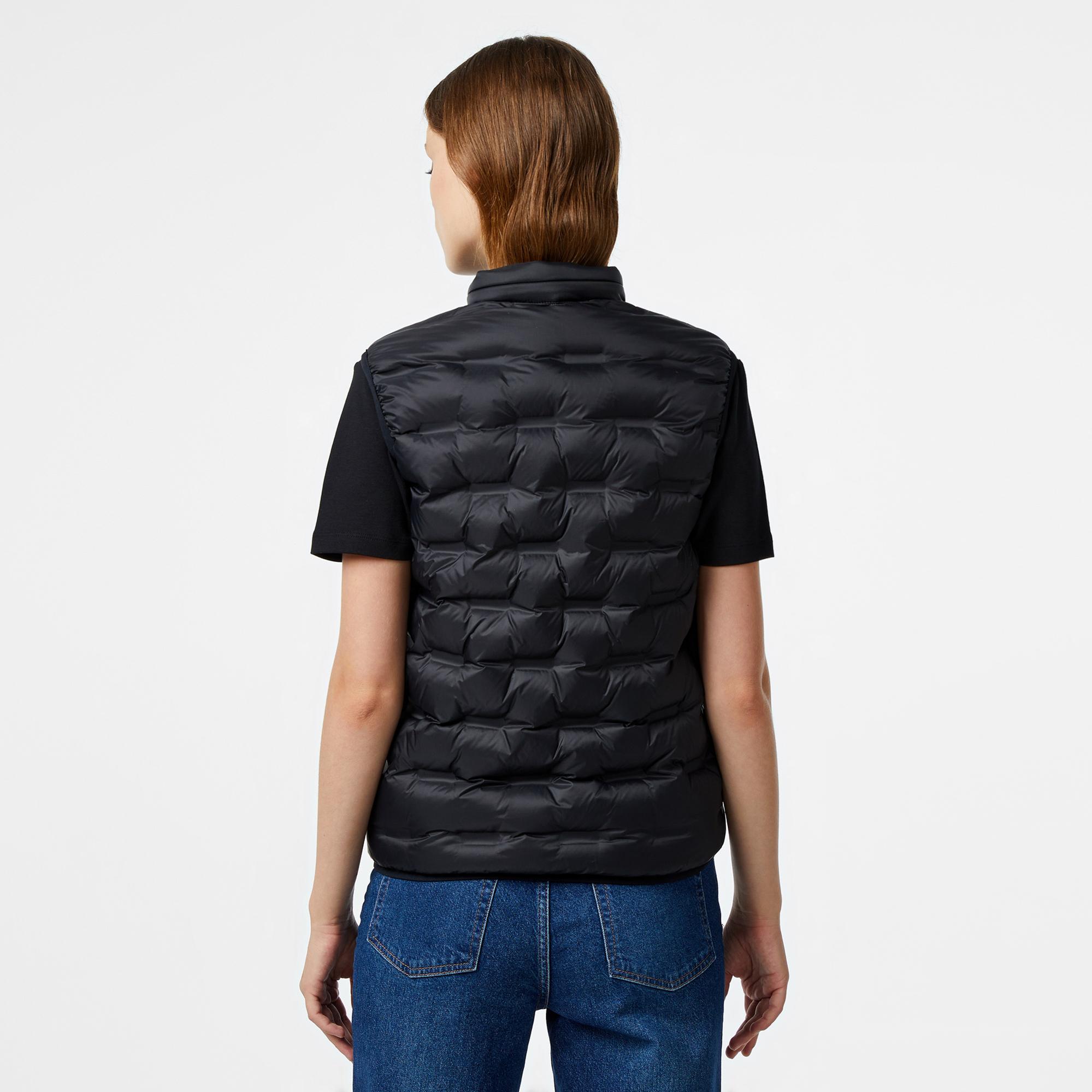 Lacoste Kadın Regular Fit Kapüşonlu Kapitone Siyah Yelek